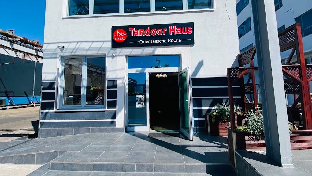 Storefront of Tandoor Haus